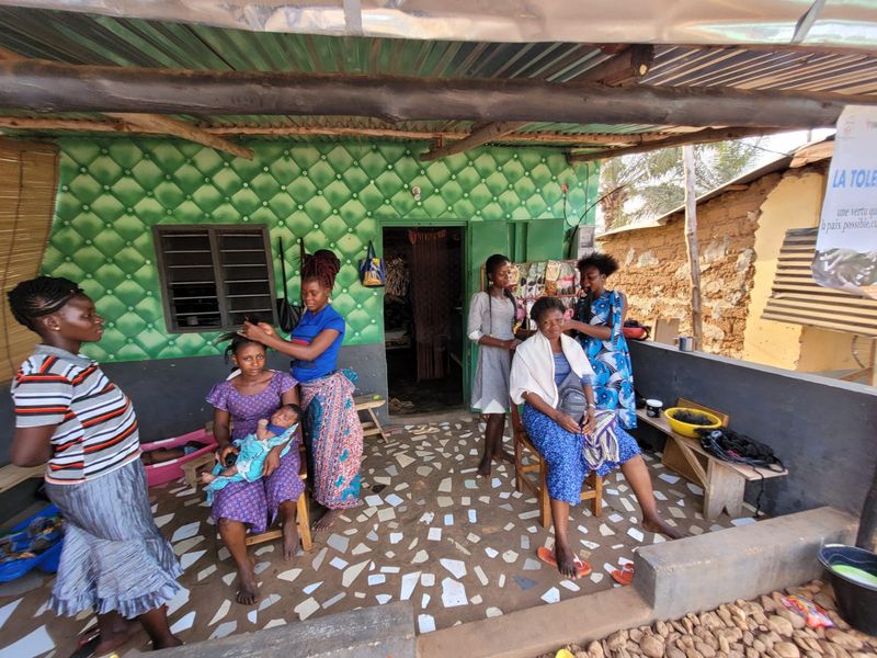Togo beim Friseur 42.jpg